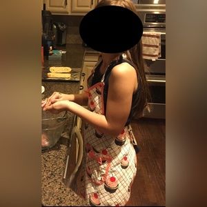 Williams Sonoma Cupcake kids apron